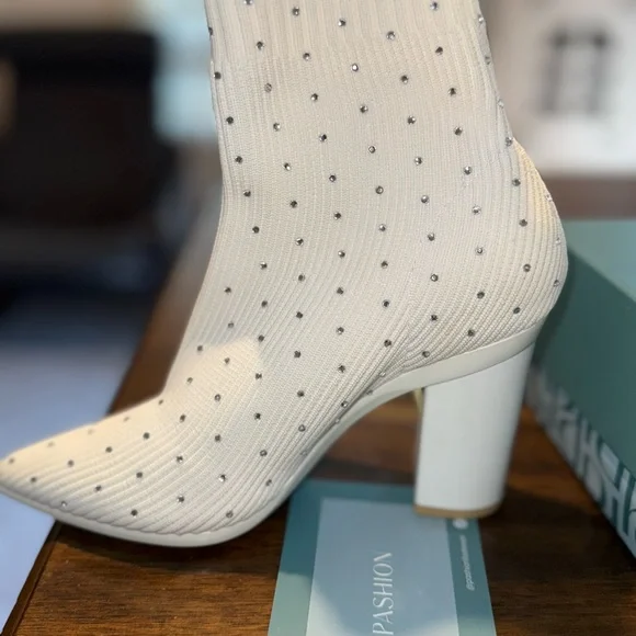 Pashion Footwear booties - Picture 2 of 3